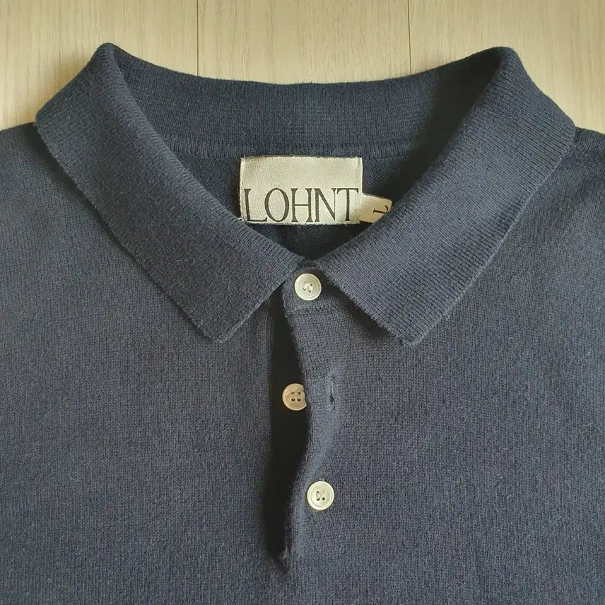 [BUNJANG] LOHNT Plain Pattern Button Collar Shirts (Navy) - Short Sleeve Knit / [반팔니트/머슬핏] 론트 니트 플레인 패턴 버튼 카라 셔츠(네이비)