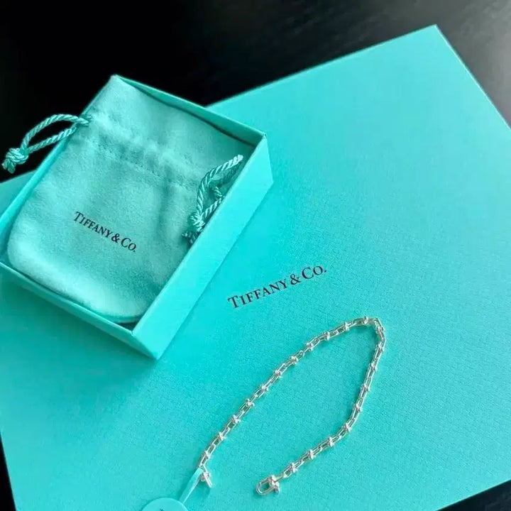 [BUNJANG] Tiffany &amp; Co. Silver Bracelet with Box / 티파니앤코 은색 팔찌 박스포함