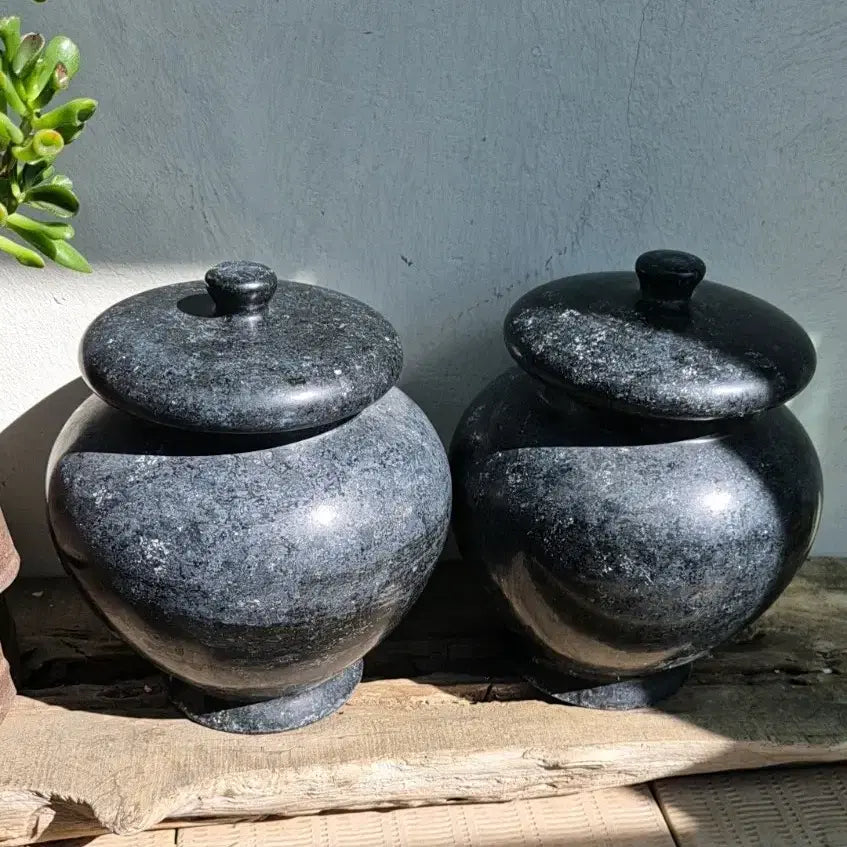 [BUNJANG] Set of Two Ggomdol Honey Jars / 곱돌 꿀 단지한쌍