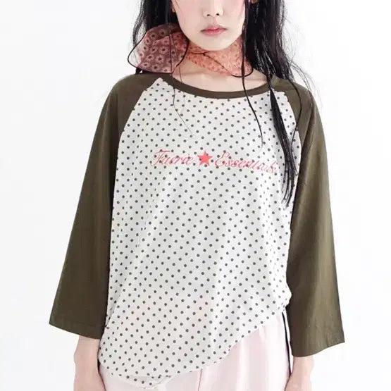 [SOLD OUT] 샵페어리 도트 레글런 슬리브 탑 7부 티셔츠 카키
