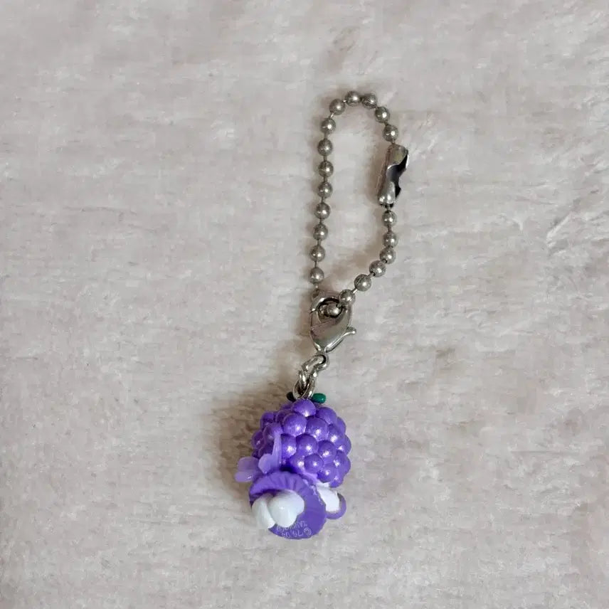 [BUNJANG] Vintage Sanrio Hello Kitty Grape Fairy Angel Kitty Strap / 고전 산리오 헬로키티 고전키티 포도요정 천사 과일 키티스트랩