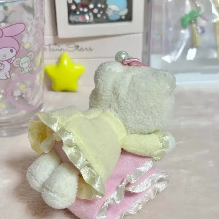 [BUNJANG] Vintage Sanrio Hello Kitty Bear Series Plush Doll / 고전 산리오 헬로키티 노랑 원피스 베어시리즈