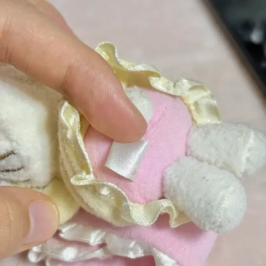 [BUNJANG] Vintage Sanrio Hello Kitty Bear Series Plush Doll / 고전 산리오 헬로키티 노랑 원피스 베어시리즈
