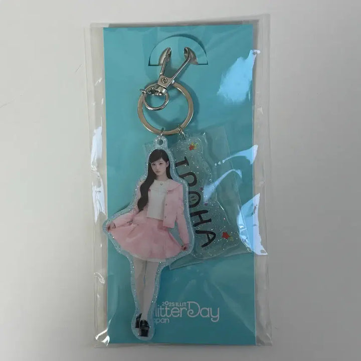 [BUNJANG] ILLIT IROHA Glitter Day Keyring Acrylic Japan POB / 아일릿 이로하 글리터데이 키링 아크릴 일본 재팬 양도 포카