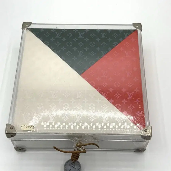 [BUNJANG] Louis Vuitton x Visionaire Limited Edition Art &amp; Fashion Project (2000) - Italian Edition / 루이비통 비저네어  LOUIS VUITTON VISIONAIRE THE