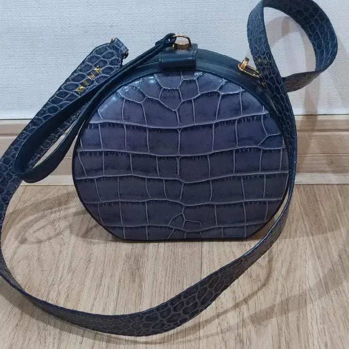 [BUNJANG] Mine Round Crocodile Pattern Bag Navy / 마인 라운드 크로커다일 패턴백 네이비