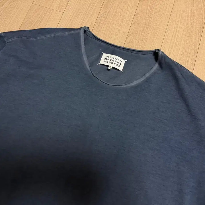 [BUNJANG] Maison Margiela Cut-out Washed T-Shirt L / 마르지엘라(Maison Margiela) 컷아웃 워시드 T-Shirt L