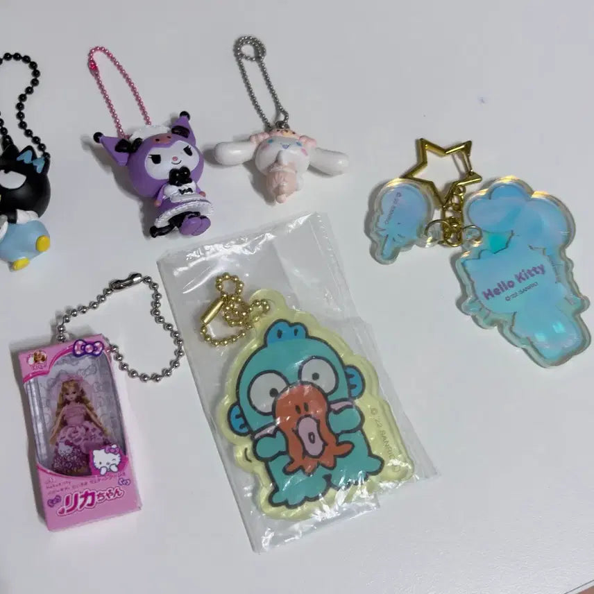 [BUNJANG] Sanrio Hello Kitty Kuromi Hangyodon Gacha Figure Keychain Bundle Set / 산리오 헬로키티 쿠로미 한교동 가챠 피규어 키링 11개 일괄