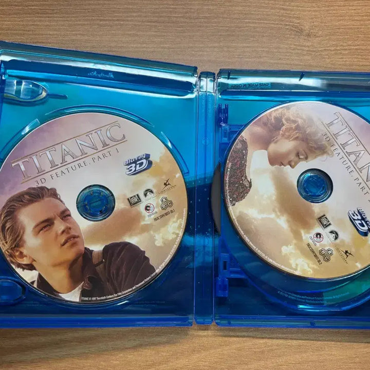 [BUNJANG] Titanic Blu-ray 4-Disc Set (Korean Subtitles, Includes 3D) / 타이타닉 블루레이 (한국어자막, 3D포함) 4disc