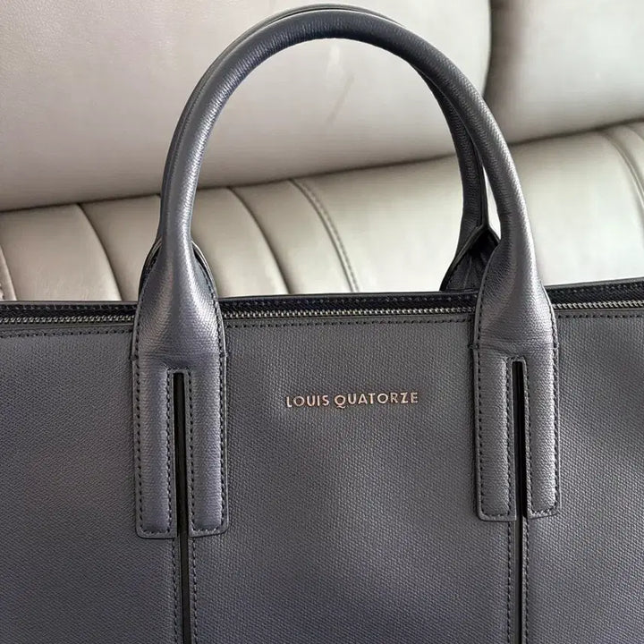 [BUNJANG] Louis Quatorze Saffiano Leather Tote Bag / 루이까또즈 토트백