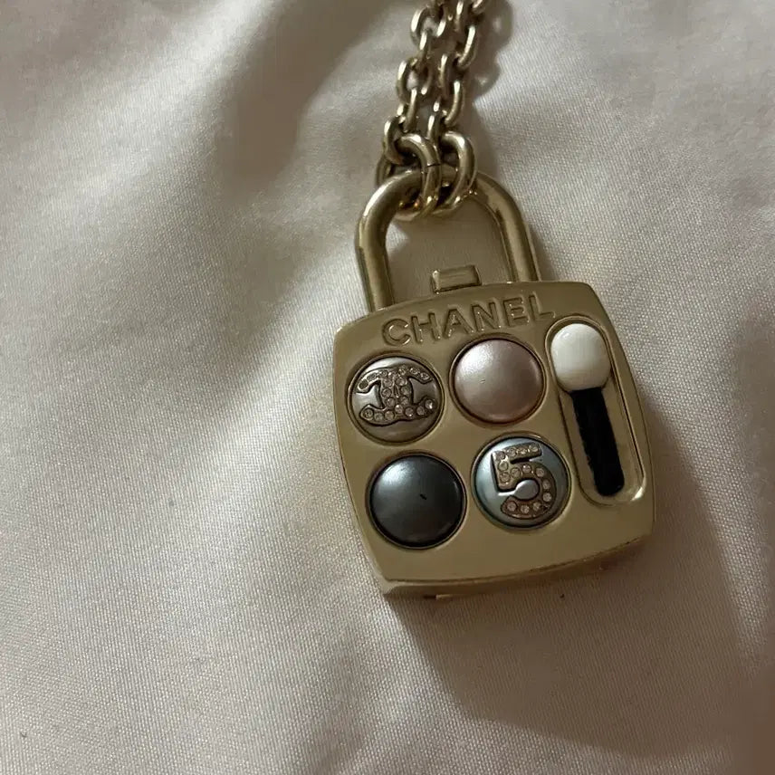 [BUNJANG] Chanel 23C Pearl Camellia No. 5 Pendant Necklace / 정품 샤넬 23C 목걸이
