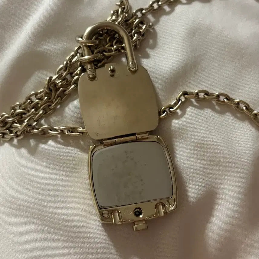 [BUNJANG] Chanel 23C Pearl Camellia No. 5 Pendant Necklace / 정품 샤넬 23C 목걸이