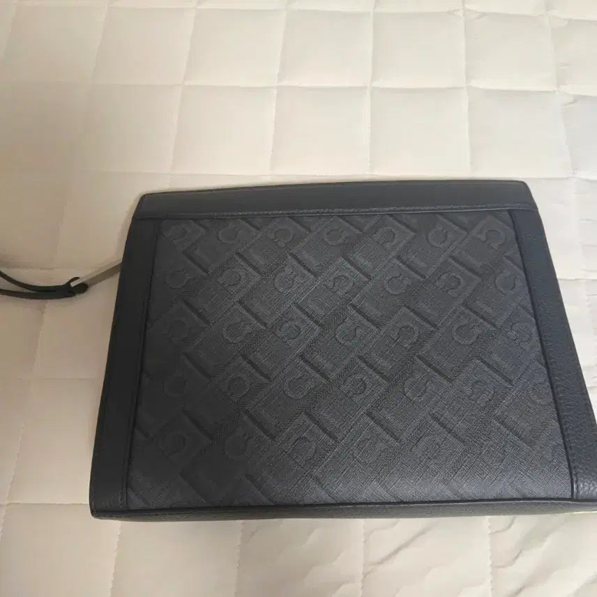 [BUNJANG] Salvatore Ferragamo Logo Pattern Leather Clutch Bag / 페라가모 클러치