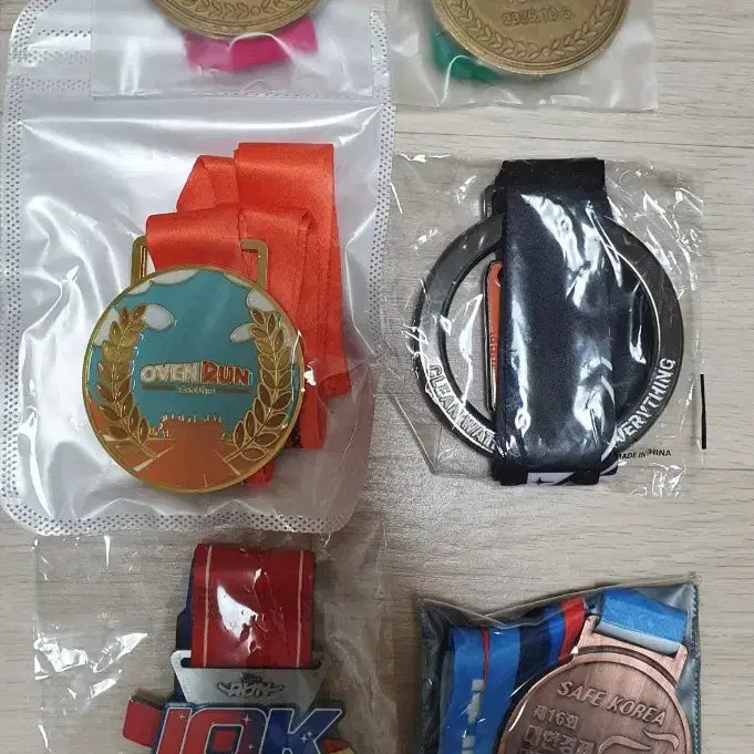 [BUNJANG] Marathon Medals Collection (48 Pieces) - Display and Collectible Items / 마라톤 메달 총48개.수집용 소장용 인테리어 소품 장식용