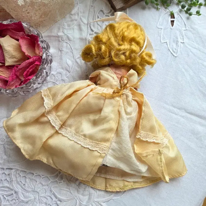 [BUNJANG] Vintage Nancy Doll Yellow Dress / 빈티지 낸시돌 인형 노랑이