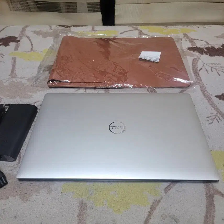 [BUNJANG] Dell XPS 15 9570 i7 8th Gen Laptop / 델 XPS 15 9570 i7 8세대 게이밍 노트북
