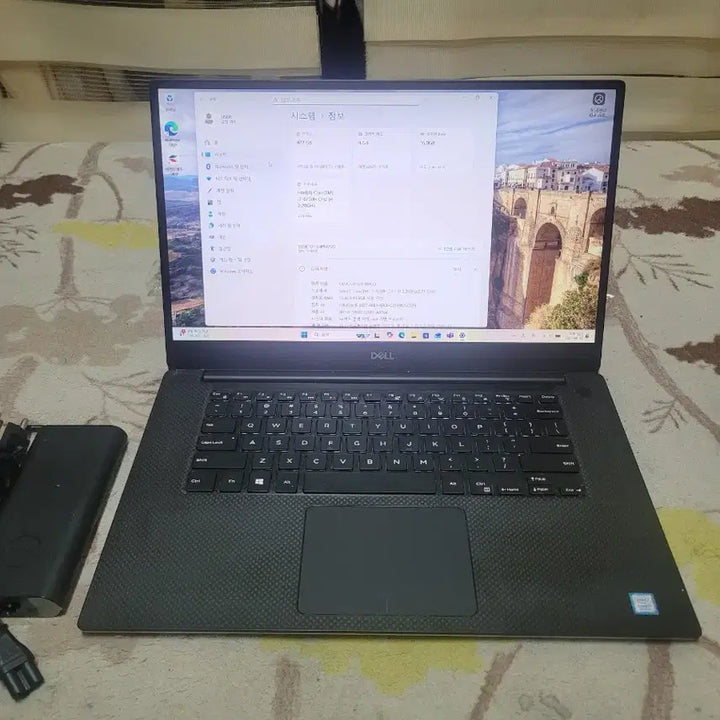 [BUNJANG] Dell XPS 15 9570 i7 8th Gen Laptop / 델 XPS 15 9570 i7 8세대 게이밍 노트북