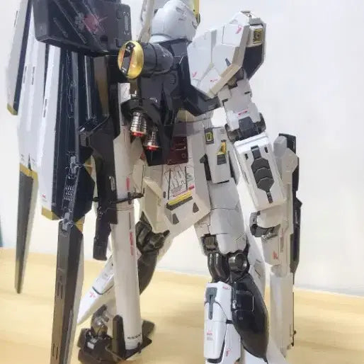 [BUNJANG] MG Nu Gundam Ver. Ka &amp; Sazabi Special Coating Alloy Frame Bundle Set / mg 뉴건담 티피 합금프레임+사자비 스페셜코팅 합금프레임 일괄판매