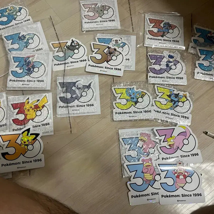 [BUNJANG] Pokemon 30th Anniversary Logo Sticker Set - Eevee, Sylveon, Pikachu, Ditto, Charizard &amp; More (Limited Edition) / 포켓몬 로고스티커 메타몽 리자몽 조로아 뮤 에몽가 일반 포켓몬도 있어요