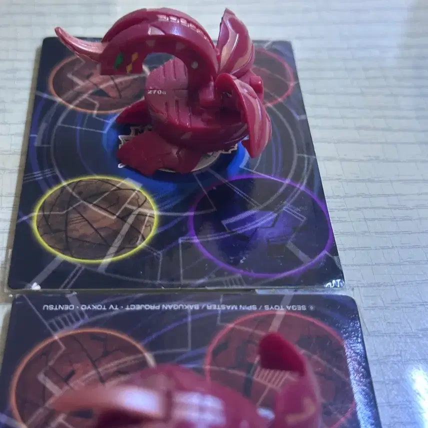 [BUNJANG] Bakugan Nova Meteor Dragonoid &amp; 1 Other Figure, 9 Cards / [고전 정품] 바쿠간 노바 메테오 드래고노이드 외 1종 및 카드 9종