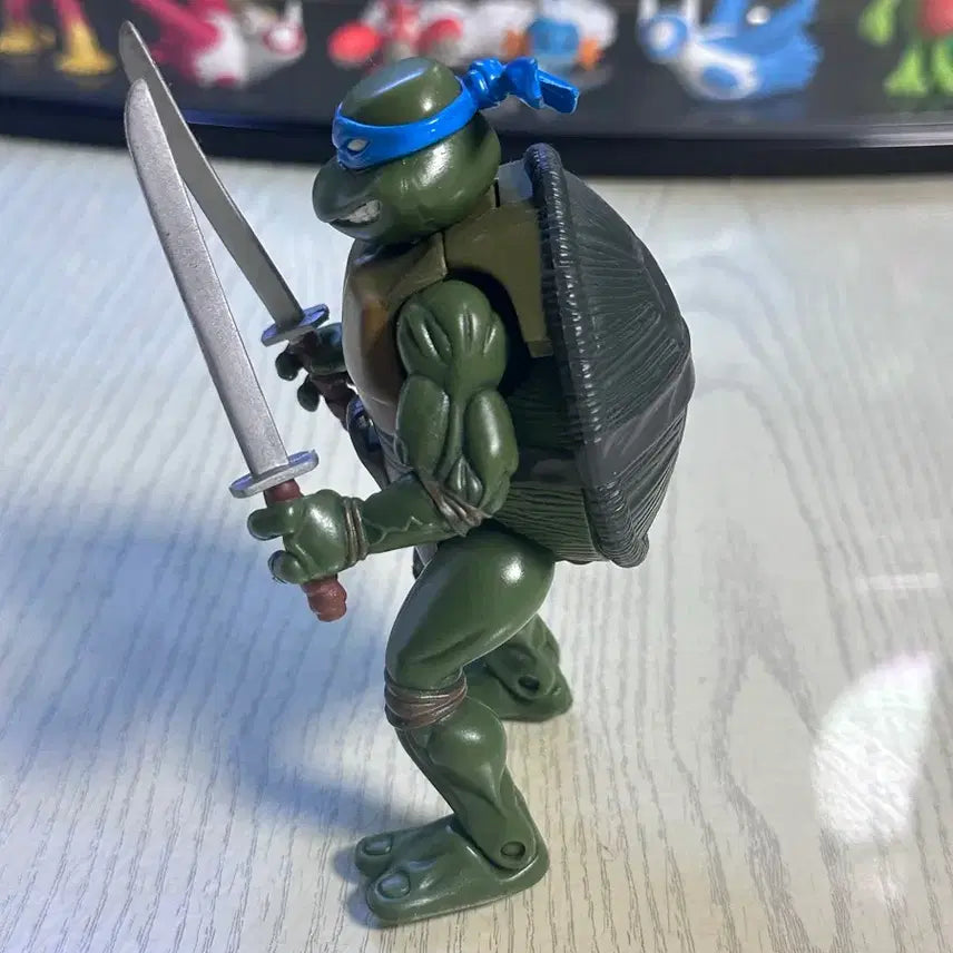 [BUNJANG] Teenage Mutant Ninja Turtles (TMNT) Leonardo Action Figure / [고전] 틴에이지 뮤턴트 닌자 거북이 (TMNT) 레오나르도 액션 피규어