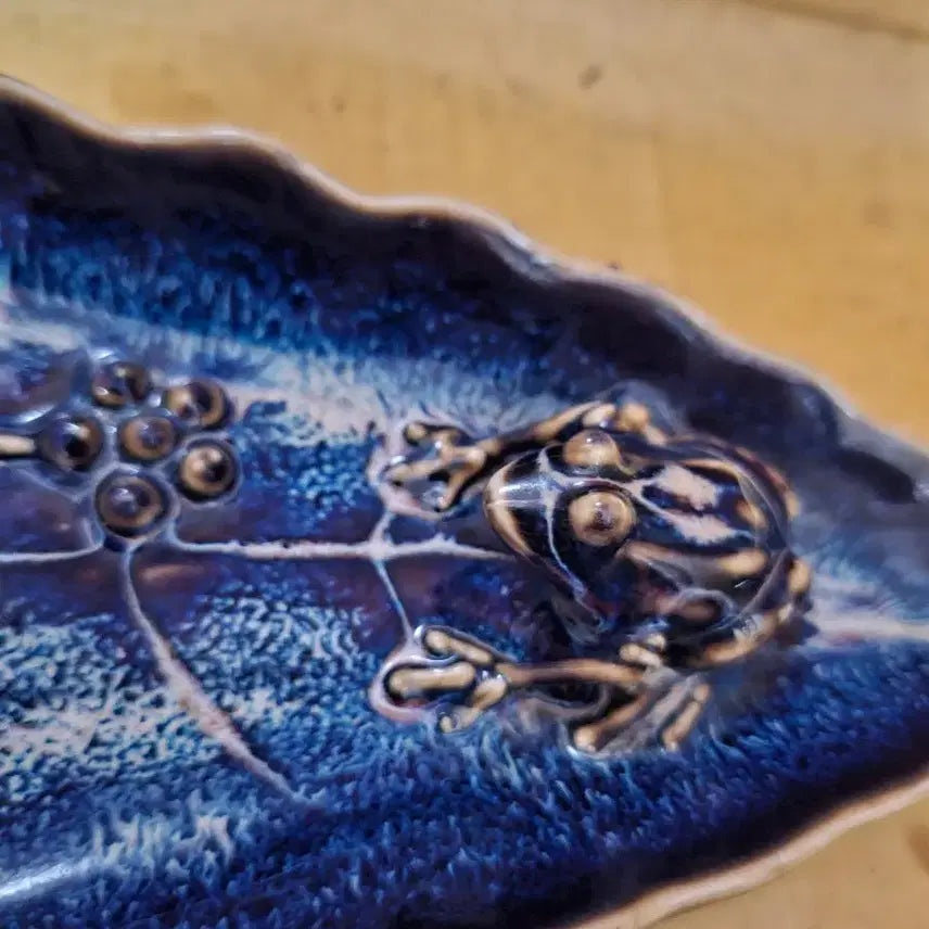[BUNJANG] Rare Blue Celadon Brush Washer with Frog Motif / 푸른 희귀 옛도자기