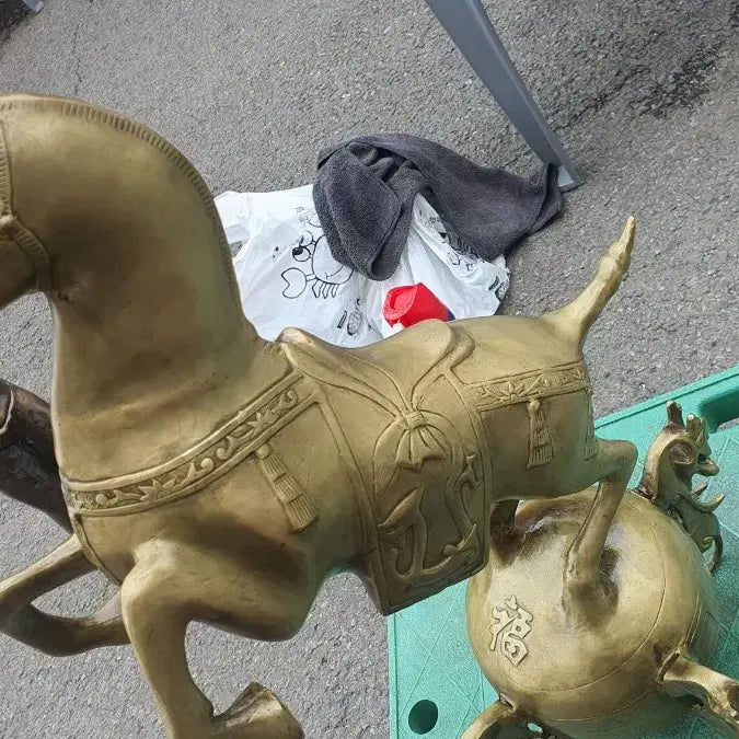 [BUNJANG] Gilt Horse Lucky Bag Coin Purse / 금장 말 조각 복 복주머니