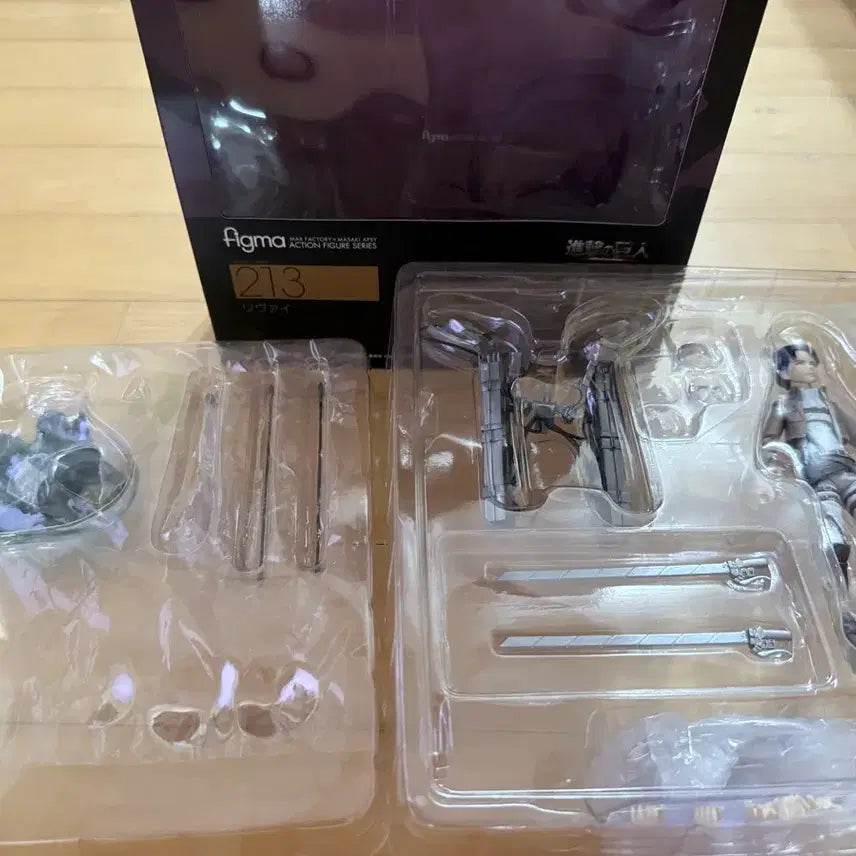 [BUNJANG] Attack on Titan Levi Figma Figure / 진격의거인 리바이 피그마 피규어