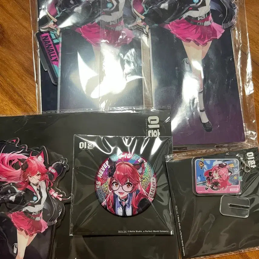 [BUNJANG] Lee Hwan Hongdae Pop-up Nanari Acrylic Charm Set / 이환 홍대팝업 나나리 아크릴 캔뱃지 일괄