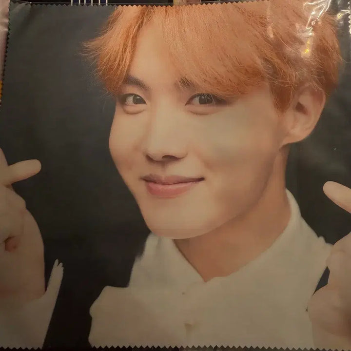 [BUNJANG] BTS J-Hope Jung Hoseok Glasses Cleaner Goods / BTS 방탄 제이홉 정호석 안경닦기 굿즈 비공굿