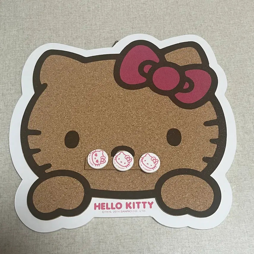 [BUNJANG] Hello Kitty Cork Board Memo New Product / [반택포] 키티 코르크 보드 메모 새상품