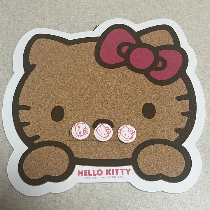 [BUNJANG] Hello Kitty Cork Board Memo New Product / [반택포] 키티 코르크 보드 메모 새상품
