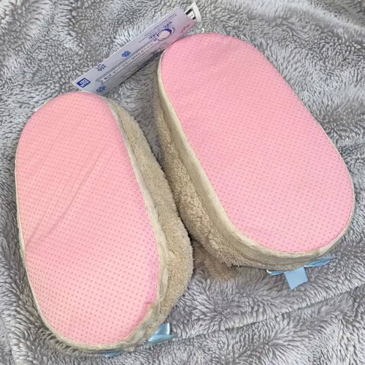 [BUNJANG] Rilakkuma Classic Room Shoes, Classic Kitty Hanger, Korilakkuma Fabric Wallet Bundle Set / 리락쿠마 고전 룸슈즈, 고전 키티 걸이, 코리락쿠마 천지갑 일괄 양도