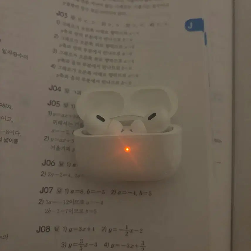 [BUNJANG] Apple AirPods Pro 2nd Generation USB-C / 에어팟 프로2