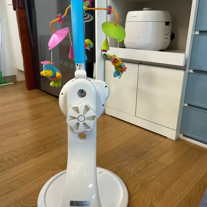[BUNJANG] MBABY Nuna Bouncer with Black &amp; White and Color Mobiles / MBABY 모빌 +아기 뉴나 바운서 흑백 색깔인형 포함