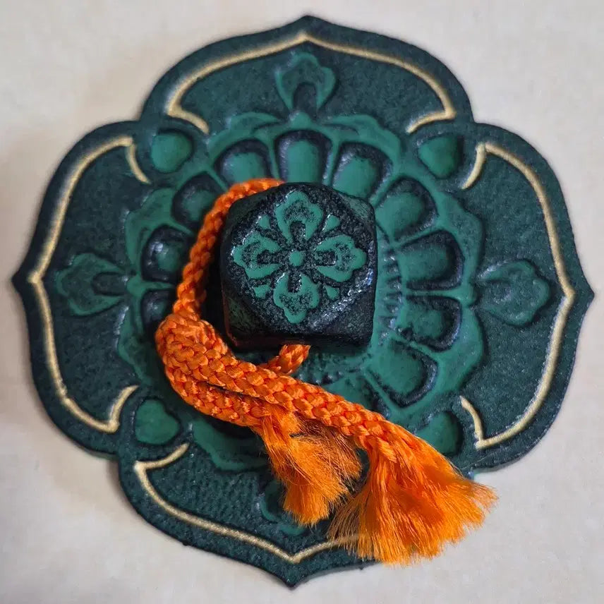 [BUNJANG] Byodo-in Temple Commemorative Cast Iron Paperweight / 교토 평등원기념 철제 문진(페이퍼웨이트)