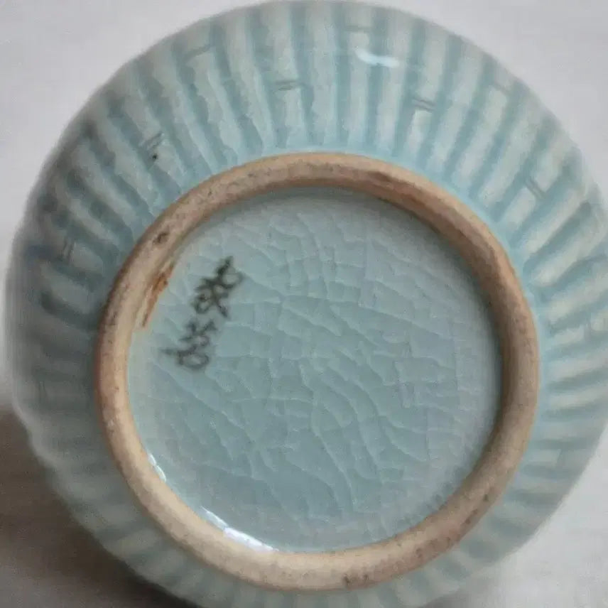 [BUNJANG] Celadon Vase with Relief Bamboo Motif by Artist / [작가 수결 완품] 청자 양각죽절문 작품 도자기 병
