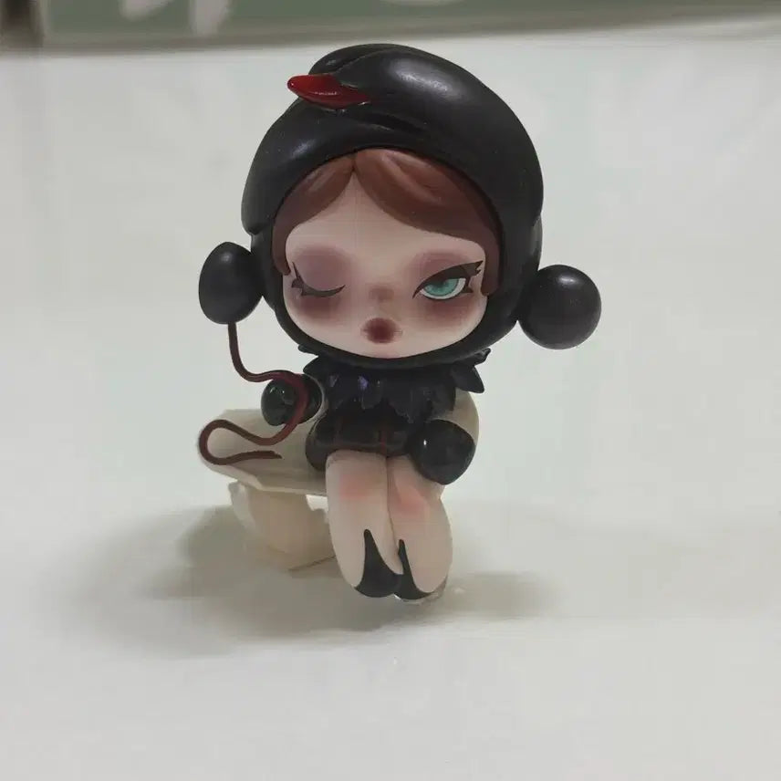 [BUNJANG] Pop Mart Skullpanda The Duality (Black) Figure / 팝마트 스컬판다 현실세계 The Duality (Black) 피규어
