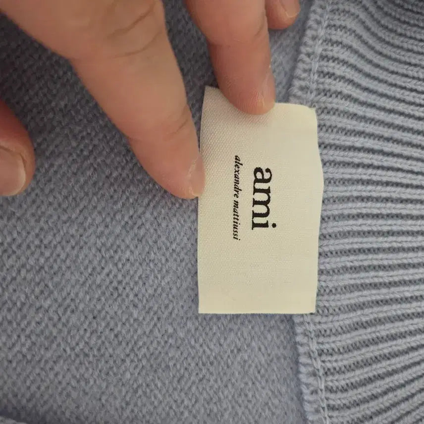 [BUNJANG] AMI Paris Big Heart Logo Cardigan Cashmere Blue Off-White / 아미 빅 하트 로고 가디건 캐시미어 블루 오프 화이트
