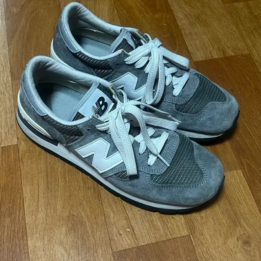 [SOLD OUT] 뉴발란스 990v1 메이드 인 USA 그레이 화이트(270) 혀