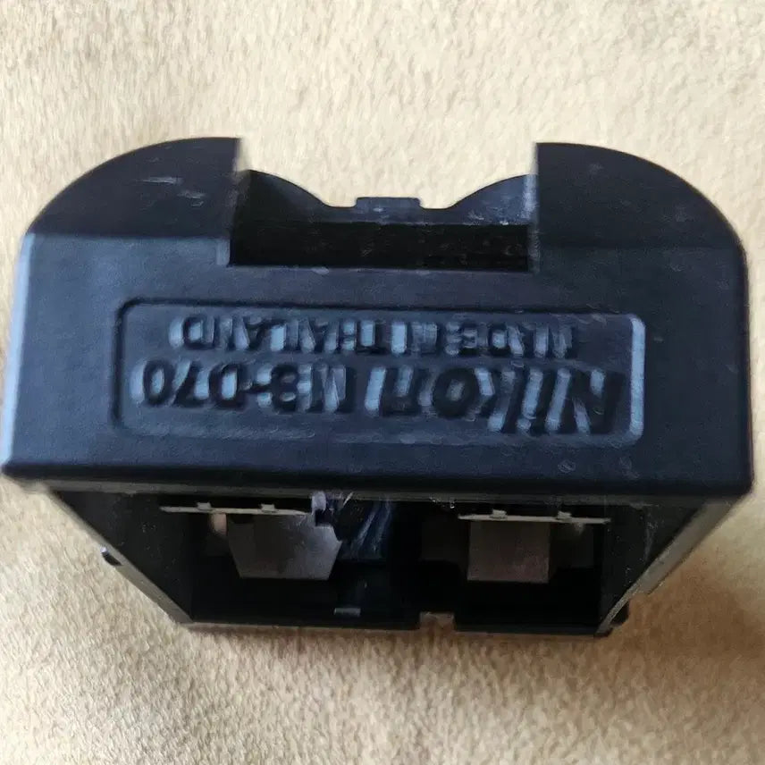 [BUNJANG] Nikon Battery Holder EM-EL3 / 니콘 배터리 홀더 em el3