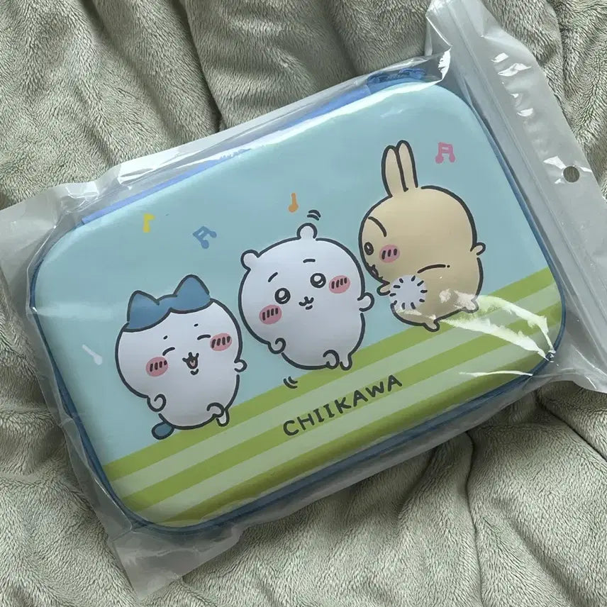 [BUNJANG] Chiikawa Usagi Hachware Embossed Big Pouch / 미개봉 새상품) 먼작귀 우사기 하치와레 치이카와 엠보 빅 파우치