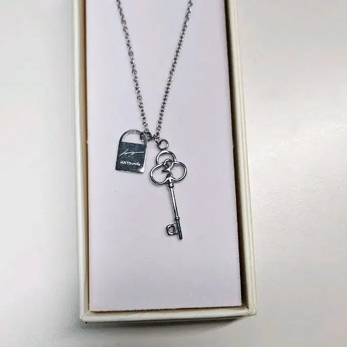 [BUNJANG] fromis_9 Song Hayoung Necklace / [판매] 프로미스나인 송하영 from now 목걸이