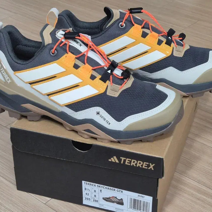 [BUNJANG] Adidas Terrex Skychaser Gore-Tex Hiking Shoes 265mm / 아디다스 테렉스 스카이체이서 고어텍스  265