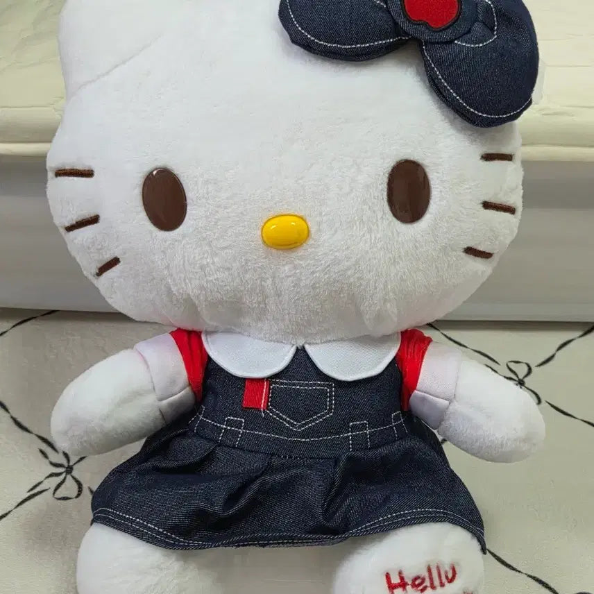 [BUNJANG] Hello Kitty Blue Overalls Dress Large Plush 45cm / 헬로키티 대형인형 45cm 새상품