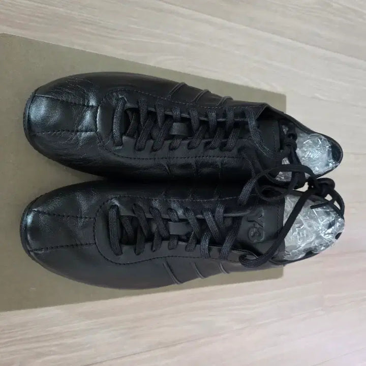 [BUNJANG] Y-3 Triple Black Sneakers (270 / US9) / [새상품] y3재팬 트리플블랙 270 us9