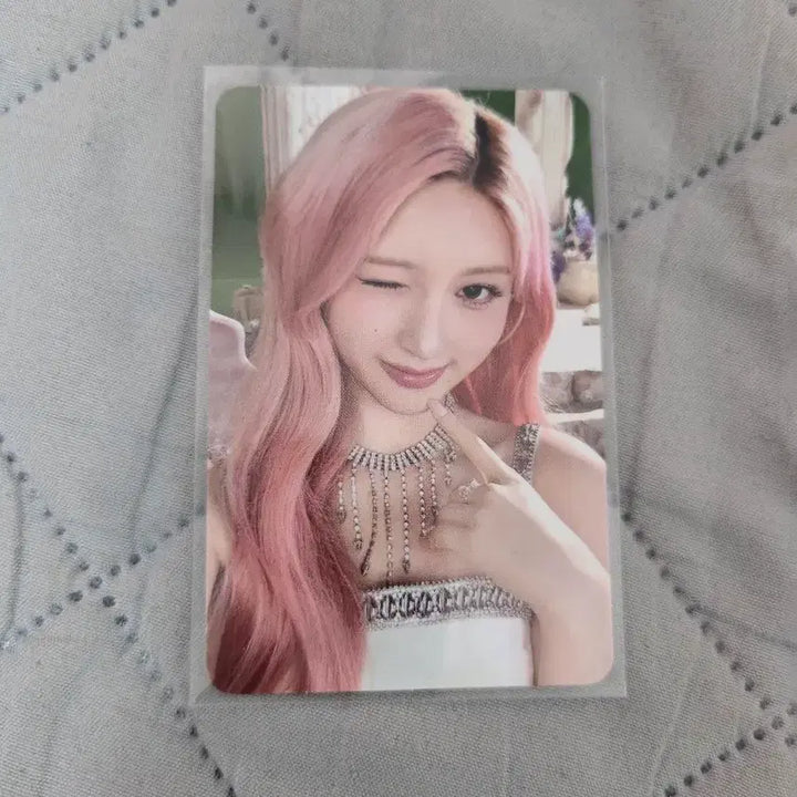 [BUNJANG] IVE 4TH Fancon Rei Photocard Collect Book / 아이브 4TH 팬콘 콜북 가을포카 판매