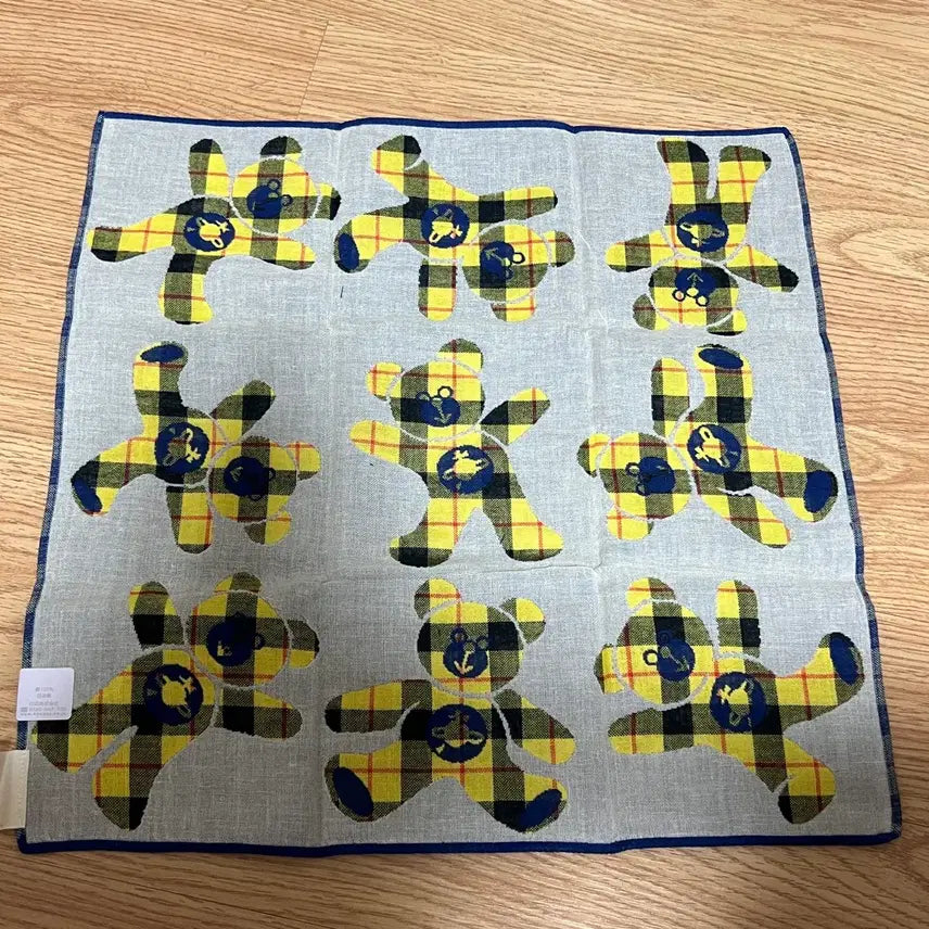 [BUNJANG] Vivienne Westwood Orb Patch Teddy Bear Pattern Cotton Handkerchief / 비비안웨스트우드 ORB패치 곰돌이 패턴 가제 손수건