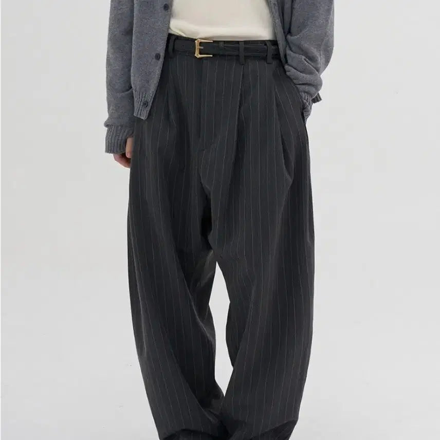 [BUNJANG] Known Wide Tapered Pants (Stripe Charcoal) / 노운] wide tapered pants (stripe charcoal)