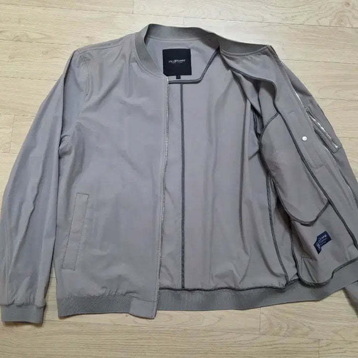 [BUNJANG] Jil Stuart New York Pleated MA1 Lightweight Jumper (Size L) / 질스튜어트뉴욕 플리츠 ma1 경량 점퍼 L 103-105 정가 64만원